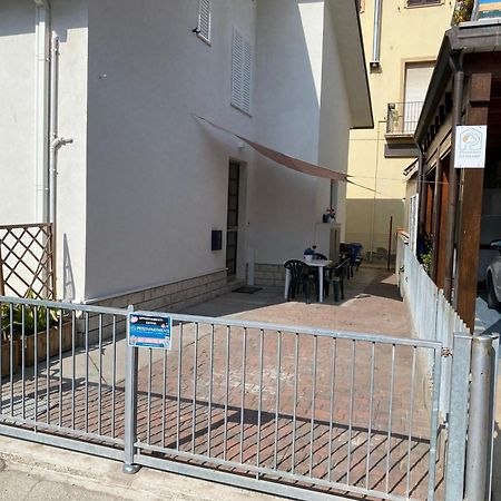 Petlyapartments #12 Bellaria-Igea Marina Esterno foto